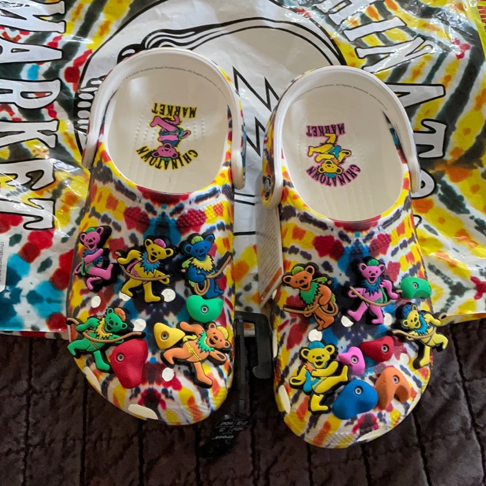 crocs grateful dead